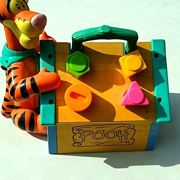 🛠  Toddler Tigger & Pooh Toy Tool Box  2000 🍯 - Picture 1 of 16